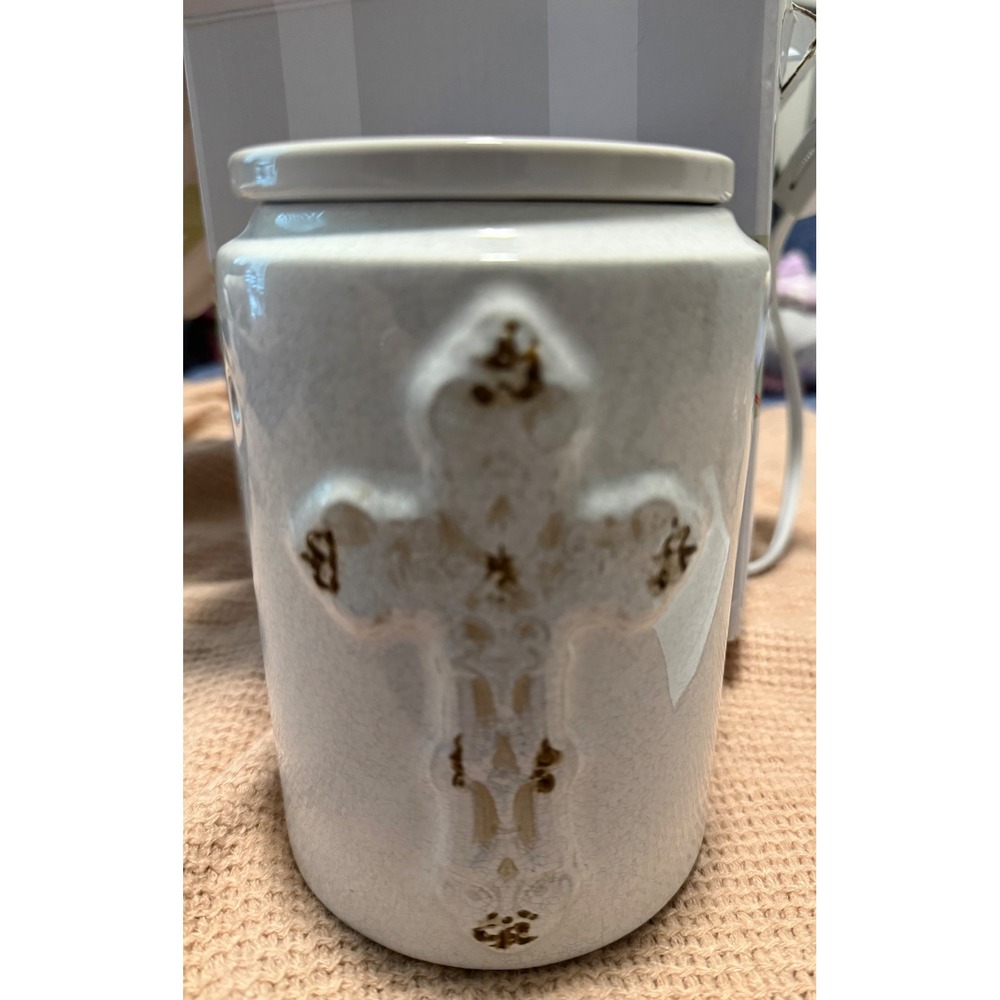 Scentsy Antique Cross Electric Wax Warmer Cream Ceramic Crackle Glaze Full Size